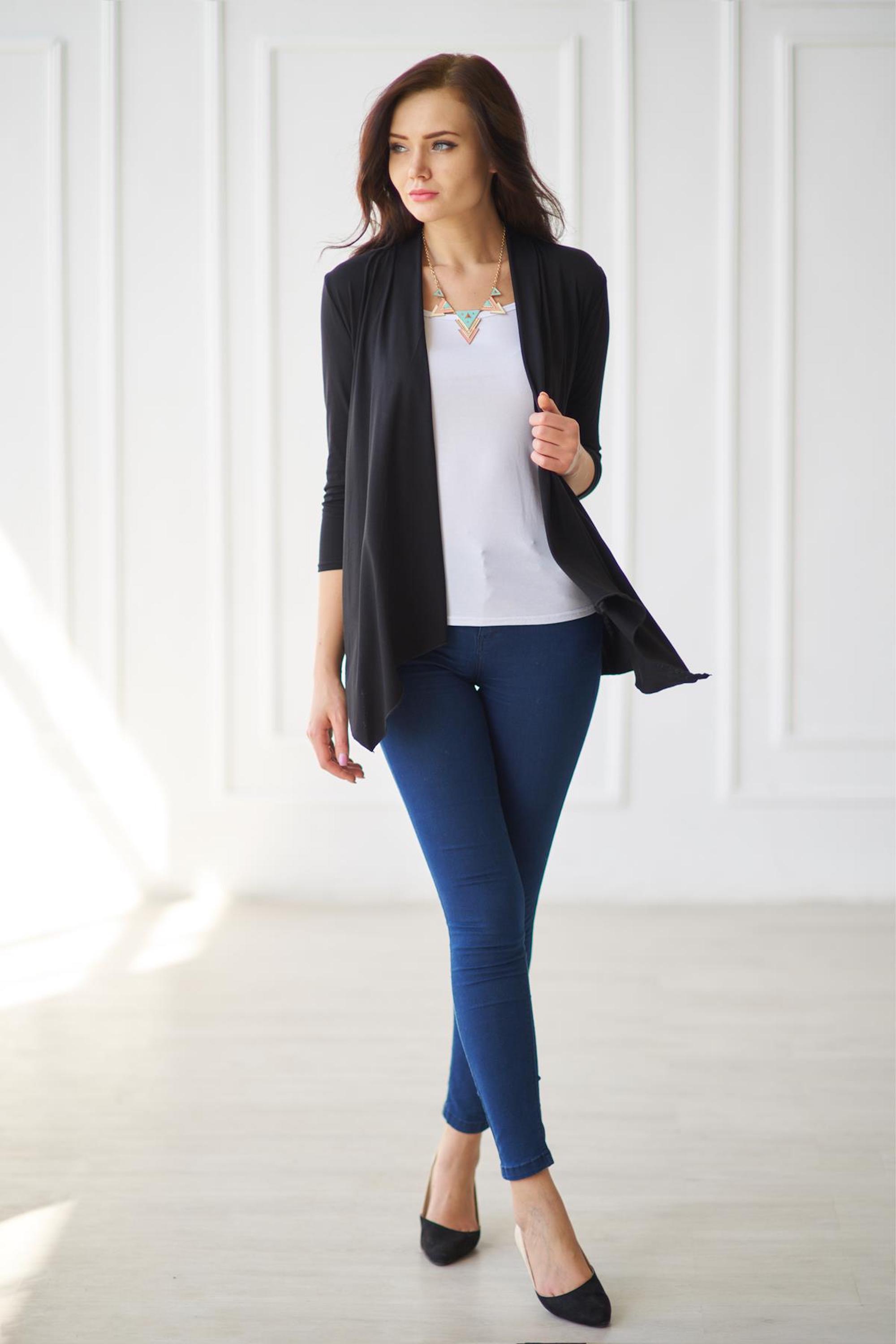 Фото товара 15379, черный кардиган без пуговиц